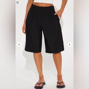 Hunter & Brown Black Bermuda Shorts High Waist Pleated Elastic Back L